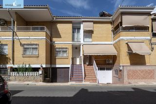 Casa adossada a Calle Calle Jardines