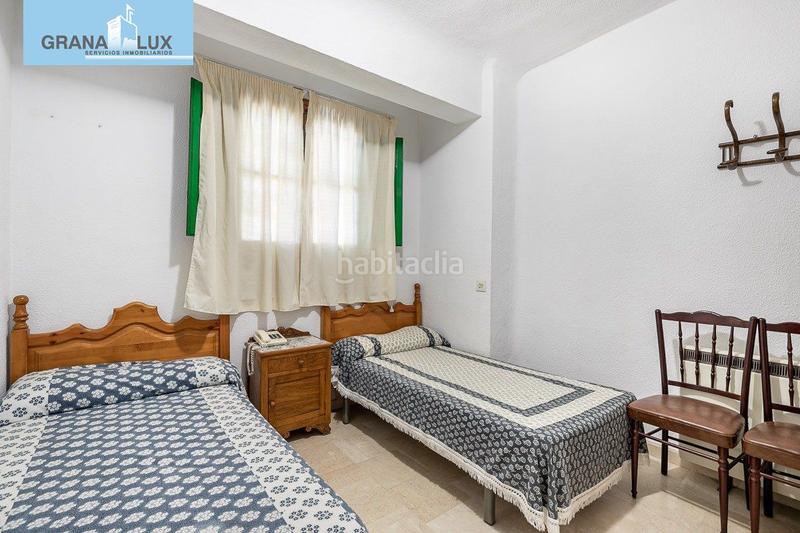 Foto 0f9cff95-0fd3-46cf-a0e4-d37d98e557cf. Edificio hostal en Lanjarón