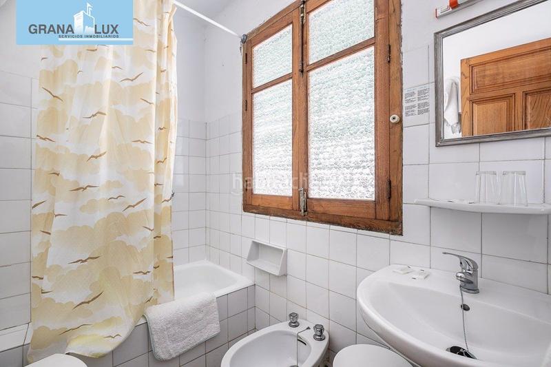 Foto 30165b4e-9301-46e4-b55c-266f59b754f6. Edificio hostal en Lanjarón