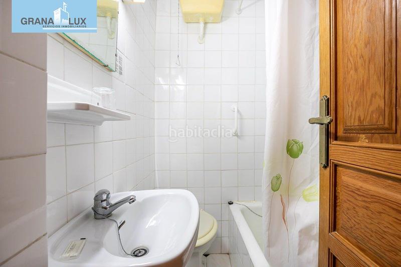 Foto 76ffb5c1-c1d0-4ee8-b273-84bd9a005a2b. Edificio hostal en Lanjarón