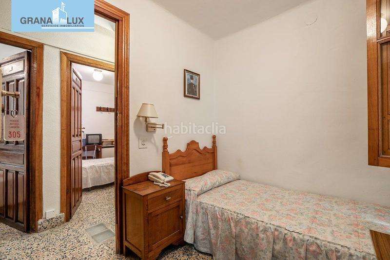 Foto a9874bda-23bf-44e8-914d-d81c187eb19c. Edificio hostal en Lanjarón