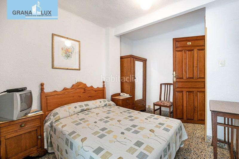 Foto ae49b7cd-88f4-4cc5-bab1-b51776e97f35. Edificio hostal en Lanjarón