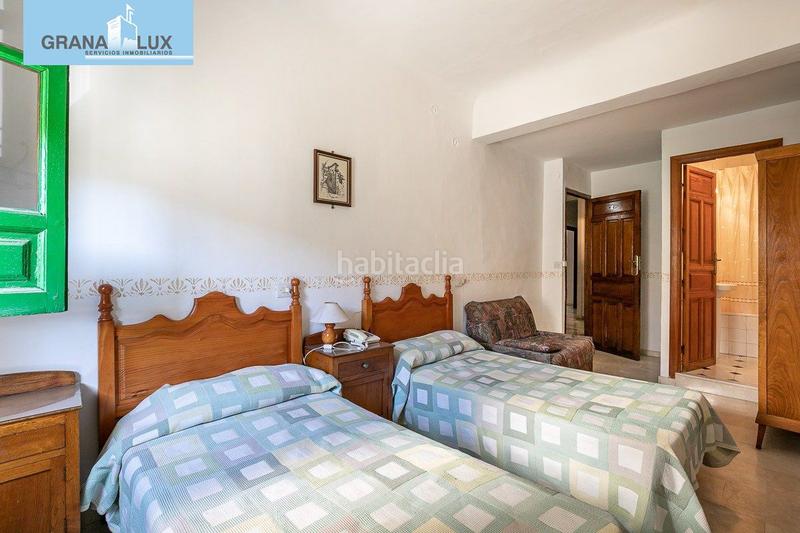 Foto bf49edaf-fde3-489a-bbb2-2baff4a98a88. Edificio hostal en Lanjarón