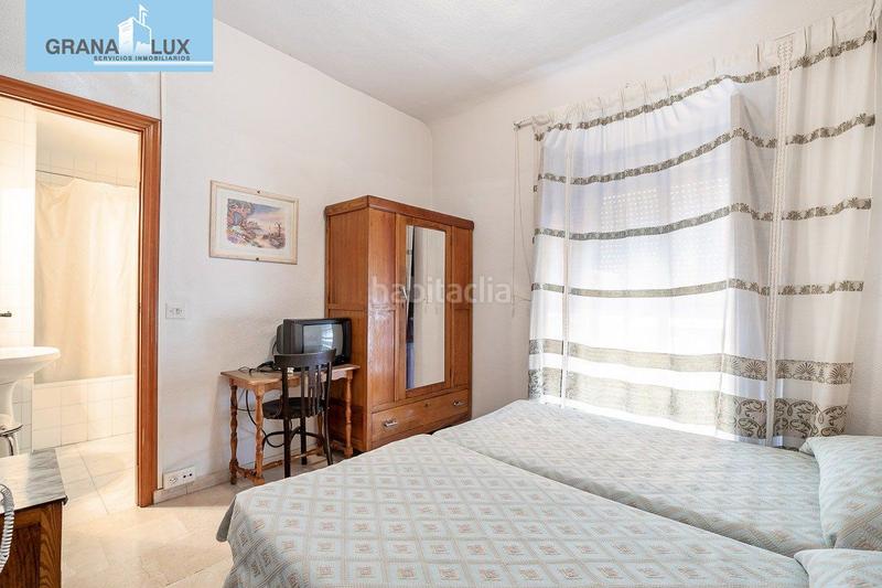 Foto c042a4bb-f496-4ef4-861e-000c5aa1c428. Edificio hostal en Lanjarón