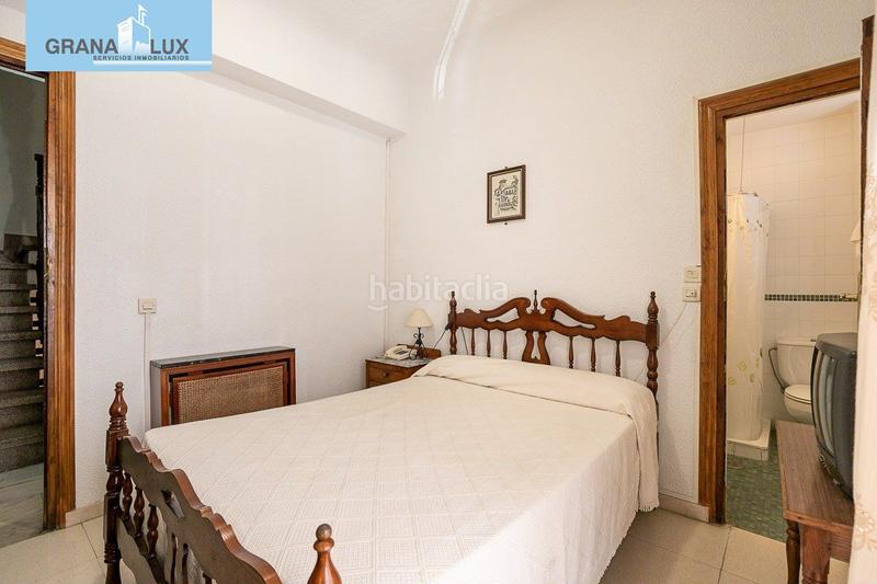 Foto dee6ff5d-59fb-4187-b84d-59bcde1f5405. Edificio hostal en Lanjarón