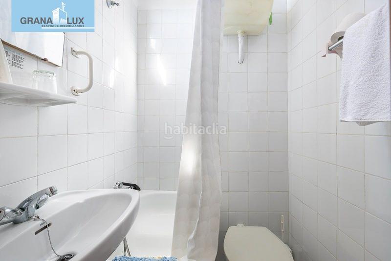 Foto e01598e0-4b38-4ae7-887c-fae0559c0918. Edificio hostal en Lanjarón