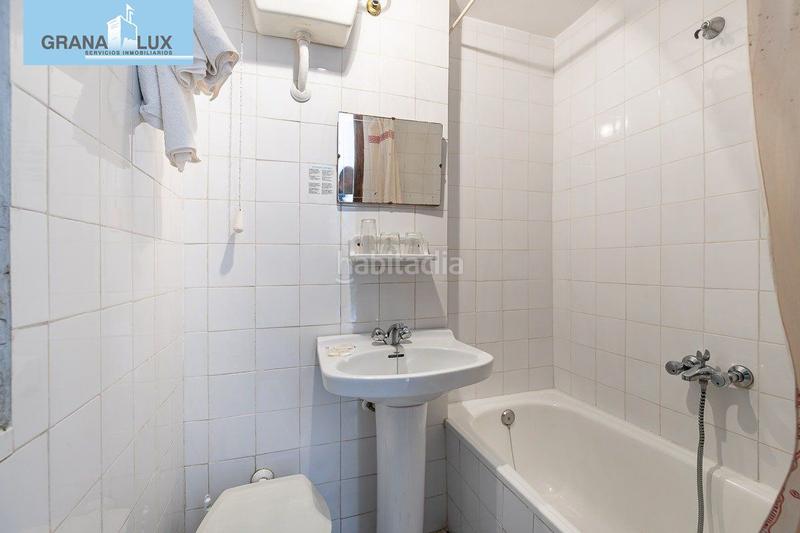 Foto e47b6de4-c4a9-4379-b321-ce41c8d24b2b. Edificio hostal en Lanjarón