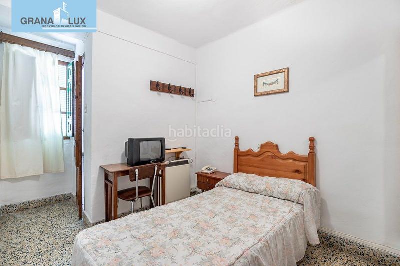 Foto eba2a0e9-ff47-4bbf-b67e-f3128f00b146. Edificio hostal en Lanjarón