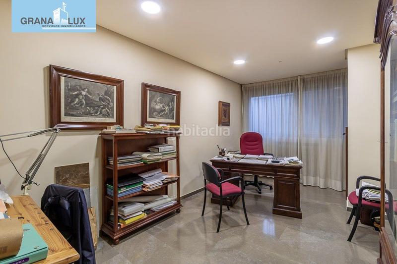 Foto a02f6d4a-a6cb-45f0-a421-87e5855f989c. Business premise in Centro - Sagrario Granada