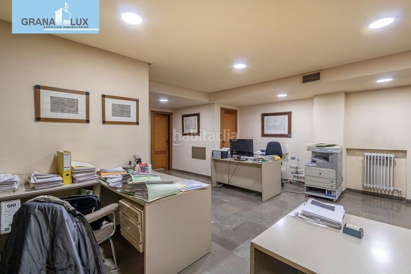 Foto d042b914-e1b9-49c3-b47d-78c8a00ba7ba. Business premise in Centro - Sagrario Granada