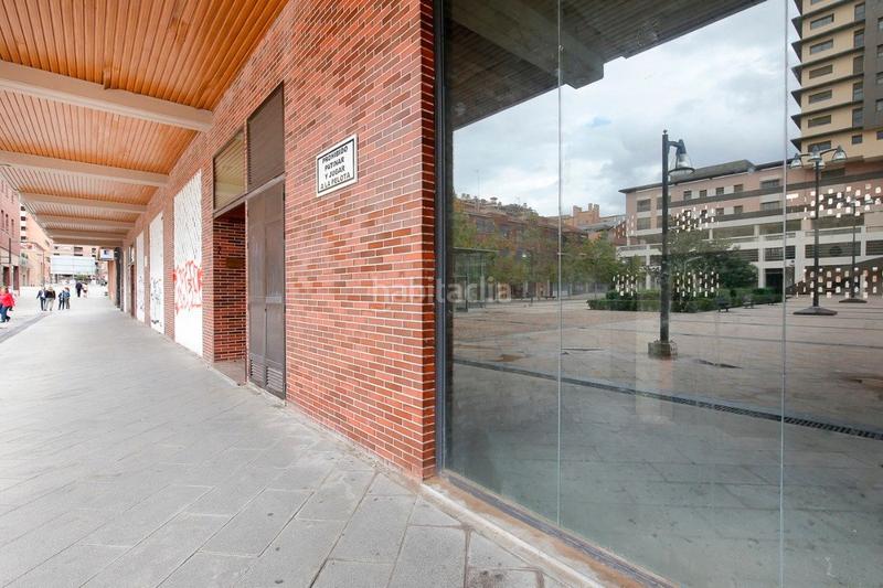 Foto 8849de8f-b47f-4ccb-9604-305ba9b3fea1. Local comercial a Plaza de Toros Granada