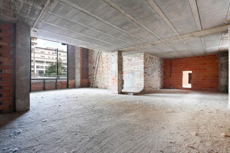 Foto d3a483d2-d219-4e55-badc-aefb99e4b07d. Local comercial a Plaza de Toros Granada