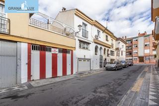 Aparcament cotxe a Maracena. Garaje en maracena  zona de maracena