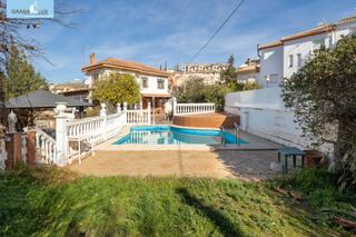 Casa a Huétor Vega. Preciosa e intima casa en huetor vega a 3 minutos de granada