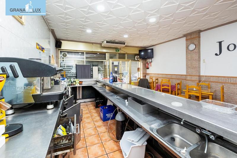 Foto 6db75485-e256-4c01-84d0-e73769722950. Local comercial local con restaurante instalado y licencia. en Granada
