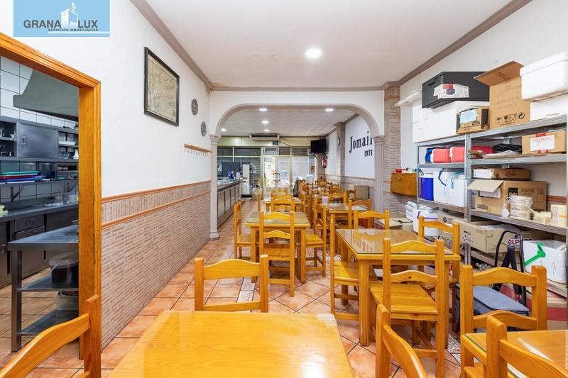 Foto 89c62300-ca64-4e4f-8e85-20689be1d5cb. Local comercial local con restaurante instalado y licencia. en Granada