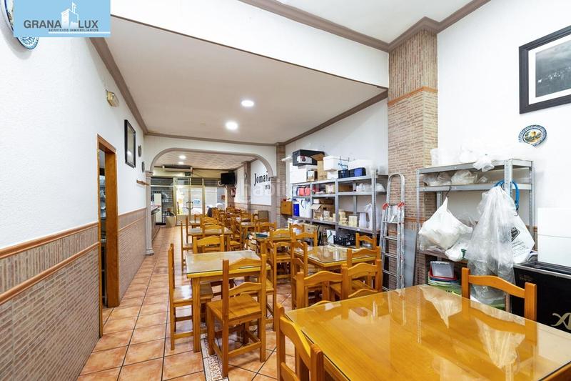Foto cbd2f73f-0f6e-43c1-a976-35875b846b7f. Local comercial local con restaurante instalado y licencia. en Granada