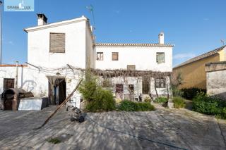 Masia  Extrarradio. Casa cortijo con parcela rústica de riego