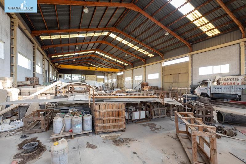 Foto 694dad23-c6e7-4e03-befa-0001efb64e1e. Nau industrial a calle pinos puente 48 a Atarfe