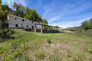 Finca rústica a Cenes de la Vega. Gran terreno en de la carretera de la sierra