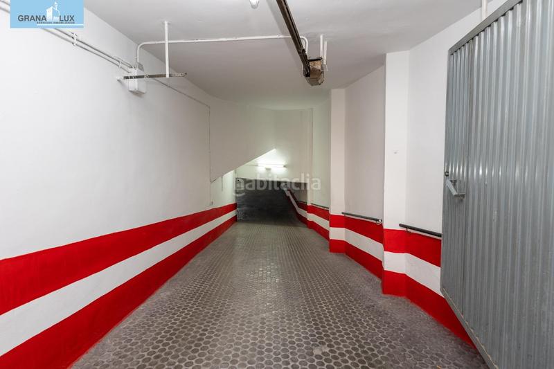 Foto aed71be6-cd49-4e78-baf6-bee400e1594c. Parking coche garaje junto a recogidas en Fígares Granada