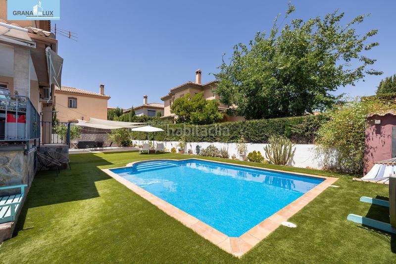 Foto b41e0842-e96a-44d9-abd7-bec4c75f76d3. Chalet descubre tu villa de lujo ! chalet independiente con piscina privada en Otura