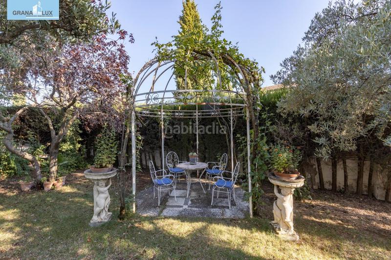 Foto 91a0281c-53c5-4cb7-9334-4e99a43f0c74. Chalet magnifico chalet con amplio jardines y piscina en cortijo del aire! en Albolote
