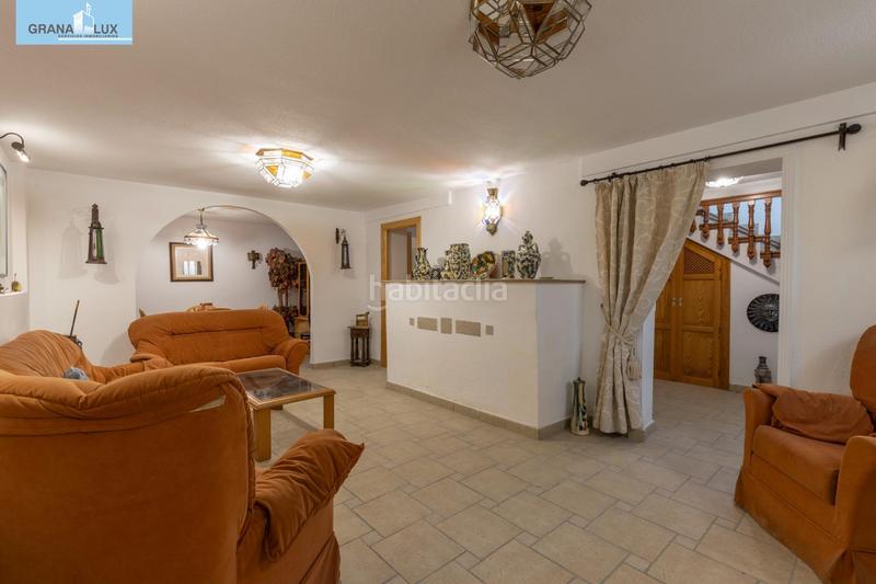 Foto e14df631-739f-49c9-9a79-21b888f86231. Chalet magnifico chalet con amplio jardines y piscina en cortijo del aire! en Albolote