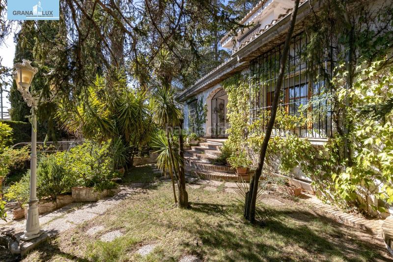 Foto ff712e9a-cc7e-40d1-a97f-ae6e1d80bb3d. Chalet magnifico chalet con amplio jardines y piscina en cortijo del aire! en Albolote
