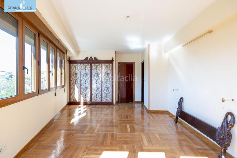 Foto 3c917d43-bb35-4daa-bb2d-823aa0ba5ff1. Piso  de lujo en avenida constitución en Plaza de Toros Granada