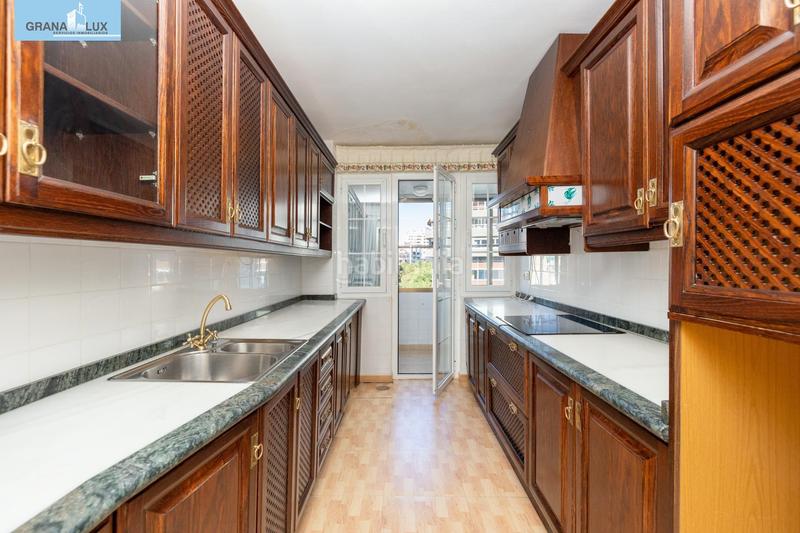 Foto fde13771-d396-45ed-8561-4c74a76f51dd. Piso  de lujo en avenida constitución en Plaza de Toros Granada