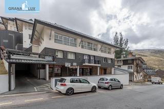 Appartement à Calle de la fuente del tesoro 54. Piso de 4 estancias con garaje y trastero en zona media de sierr