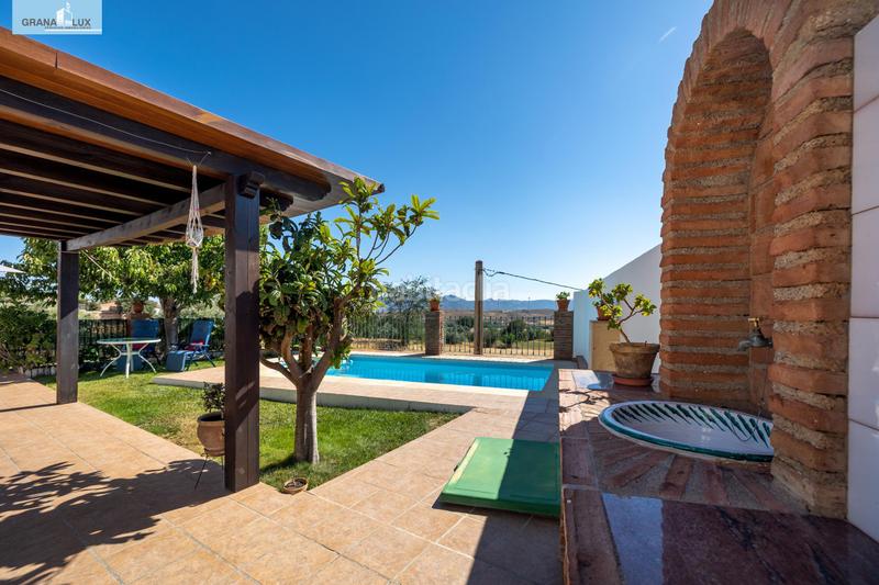 Foto 97d48404-4a24-475b-a0bf-1783dcb34981. Chalet mit parking pool in Nigüelas