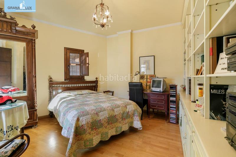 Foto d997df33-fdb8-4d57-9bc6-973963f145af. Casa pareada chalet pareado en el albayzín en Barrio de Albaicín Granada