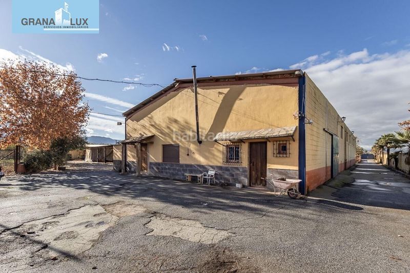 Foto c65e27a6-0140-4e27-b46b-b9c0681b78f9. Chalet fantástica villa con infinidad de posibilidades en Zubia (La)
