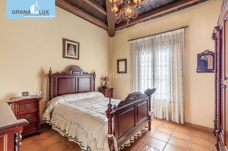 Foto dcab920f-8847-451d-a79a-1aa64fd13c2f. Chalet fantástica villa con infinidad de posibilidades en Zubia (La)