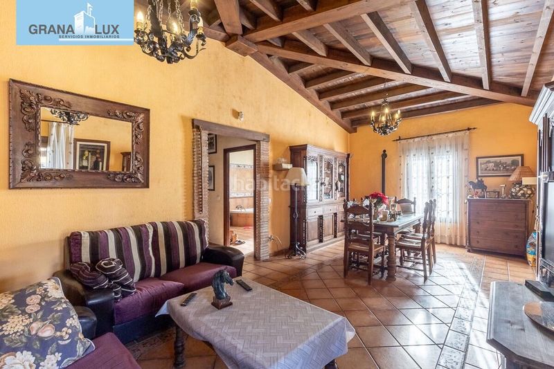Foto f35374f6-f663-433e-a274-77d16d628720. Chalet fantástica villa con infinidad de posibilidades en Zubia (La)