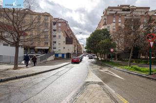 Aparcament cotxe  Calle morena. Comoda plaza de garaje en villarejo, junto camino de ronda. cerc