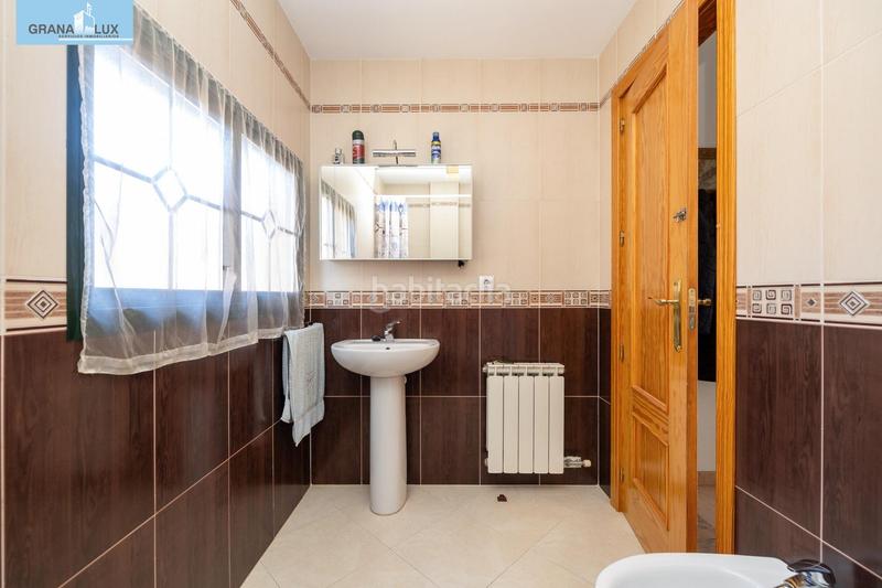 Foto 5b78eae5-a188-44b1-b076-cef37bdfad49. Chalet  independiente de 4 dormitorios en nuevo . seminuevo en Jun