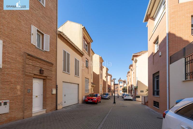 Foto 702196d1-3f65-4ef1-873a-8bedaa24bb38. Casa adosada espectacular casa ubicada en el exclusivo barrio de albayda, diseñada con una distribución funcional en Granada