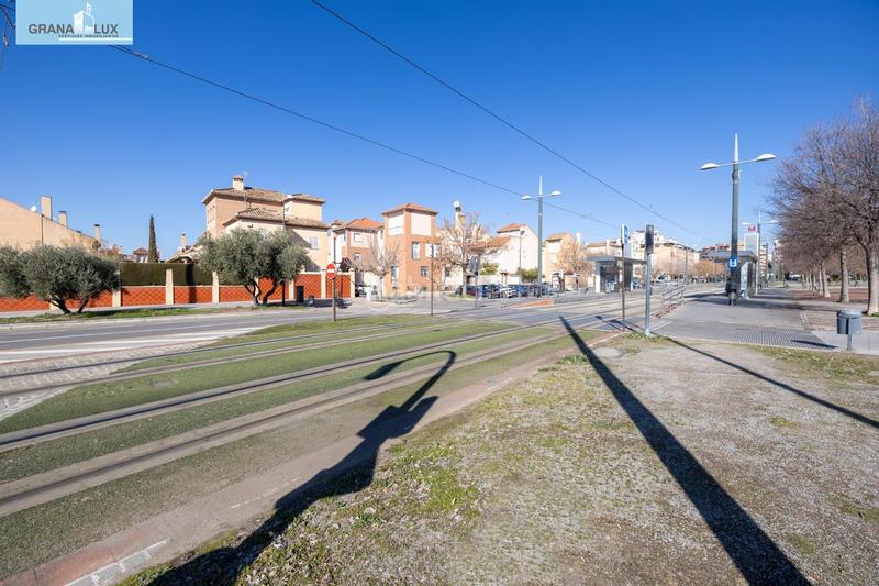 Foto 7560bb27-1c11-4b1b-8b0e-01f292a80529. Casa adosada espectacular casa ubicada en el exclusivo barrio de albayda, diseñada con una distribución funcional en Granada