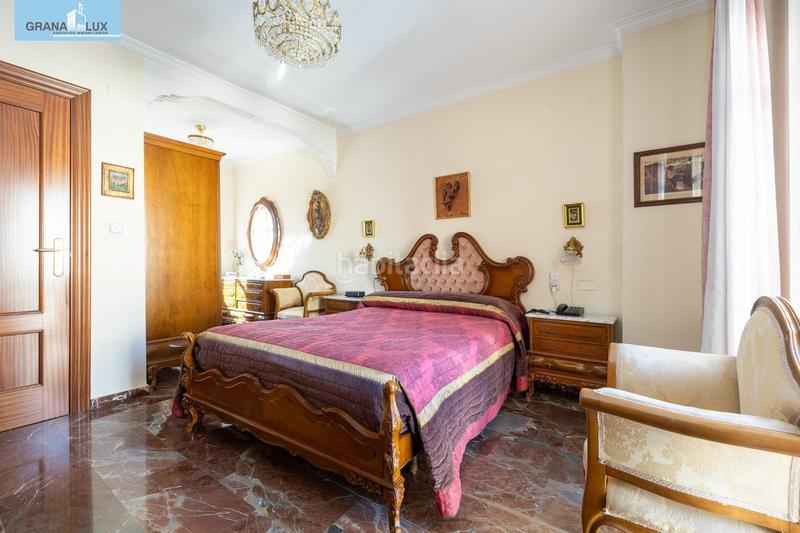 Foto a84918bb-3c3b-4908-a207-cc836d433755. Casa adosada espectacular casa ubicada en el exclusivo barrio de albayda, diseñada con una distribución funcional en Granada