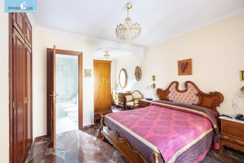 Foto e0c5d365-ee94-4301-be3e-d97fa656cad9. Casa adosada espectacular casa ubicada en el exclusivo barrio de albayda, diseñada con una distribución funcional en Granada