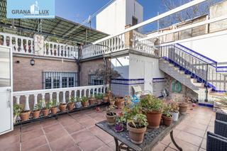 Casa adossada  Calle pradollano. Casa singular en bola de oro