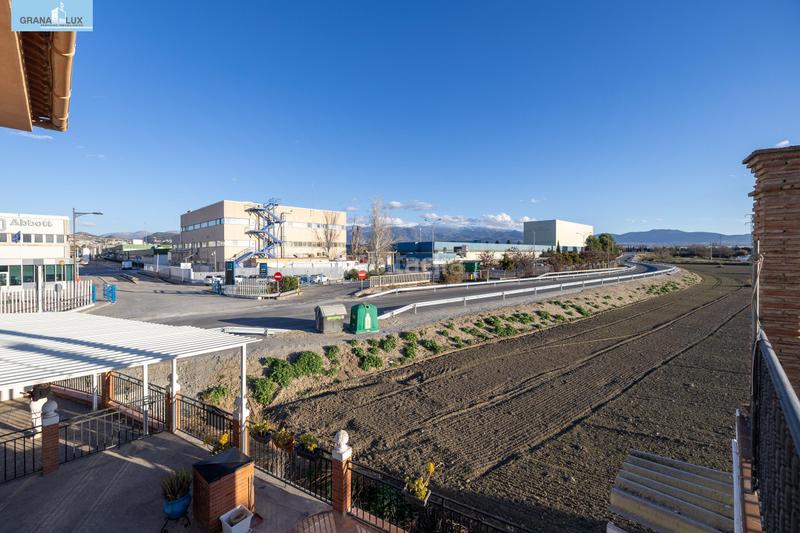 Foto a74e84ed-8ce4-4be9-b94c-cc7bd629b78b. Local commercial dans Camino de Ronda Granada