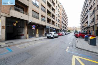Parking coche en Camino de Ronda. Plaza de garaje en venta en calle socrates