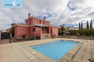 Chalet en Calle oporto 40. Chalet en viñas del rey, otura