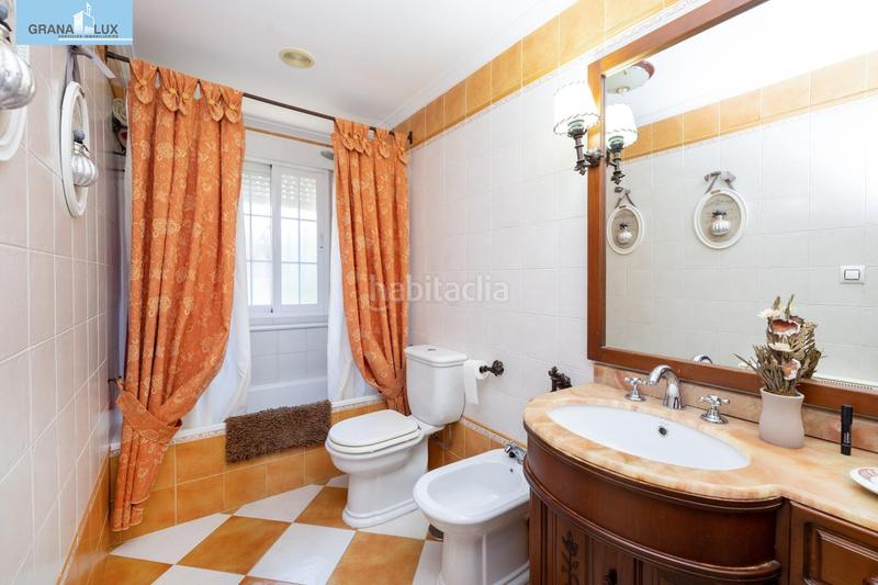 Foto 9e3058ff-7a54-488b-9823-6686136ea564. Chalet espectacular chalet independiente en el laurel de la reina. la zubia. en Zubia (La)