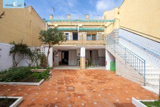 Maison  Sevilla. Casa en pleno centro de armilla