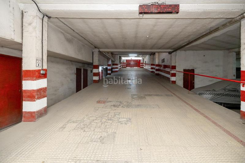 Foto 99bdb491-dcc1-4868-bf3e-bb5974778045. Parking voiture dans Pajaritos Granada